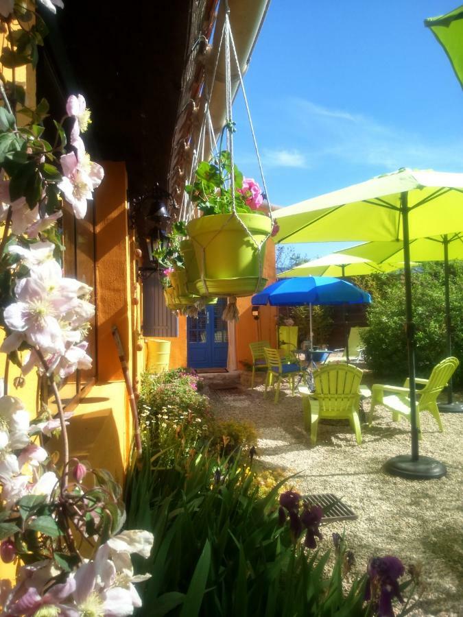 La Joliette Hotel Junas Exterior photo